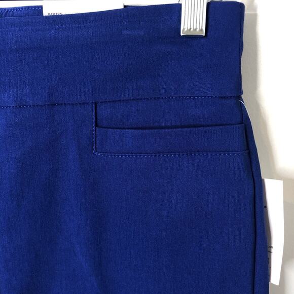 Under Armour NWT Boys' Stretch Adjustable Waistband Blue Shorts Size Medium - Picture 2 of 9
